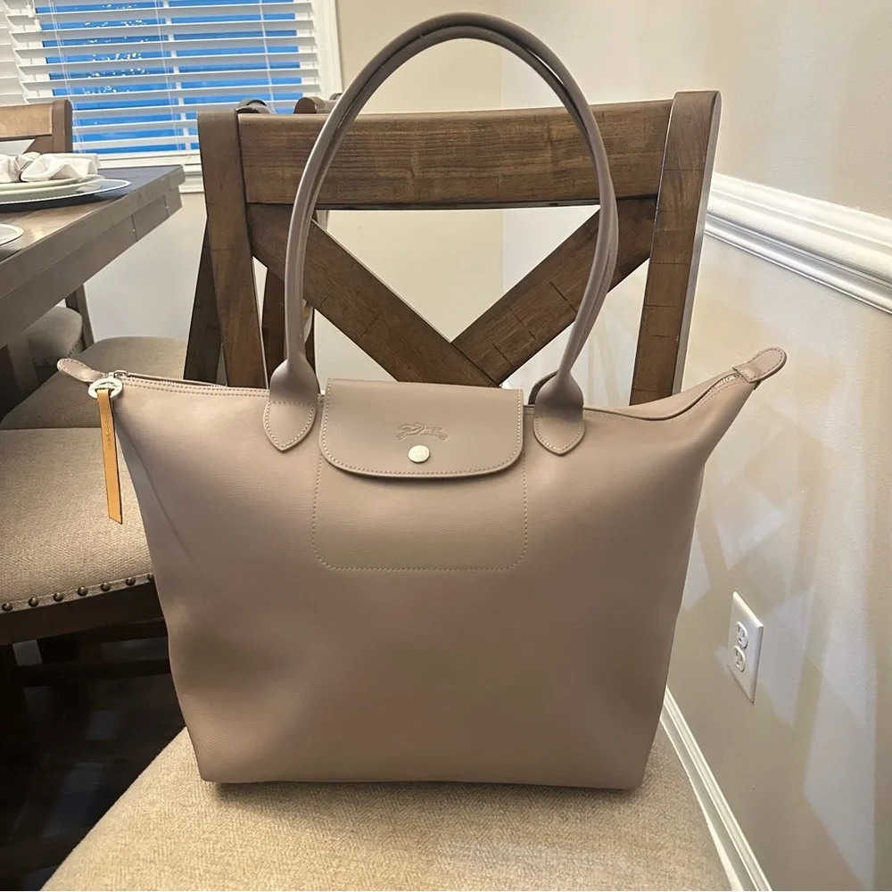 Longchamp Le Pliage City shoulder tote bag in the color taupe Large - Picture 4 of 16